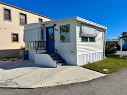 Corner Bungalow (N1045)
