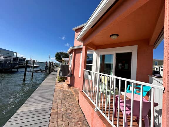 Coral Reef Retreat (N40)