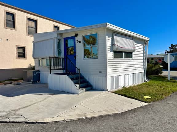 Corner Bungalow (N1045)