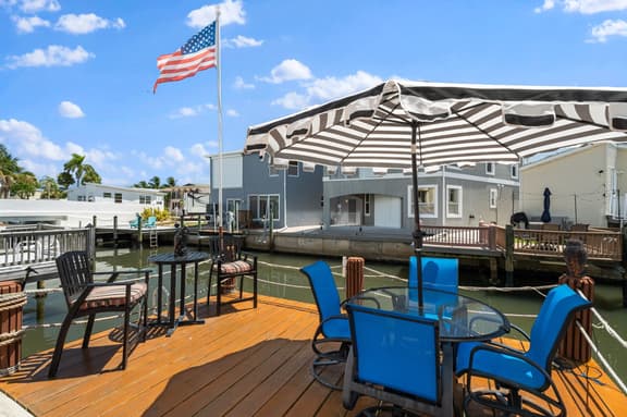 Island Dock House(1143)